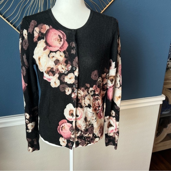 100% Cashmere Floral Button-Up  Sweater - Picture 1 of 5